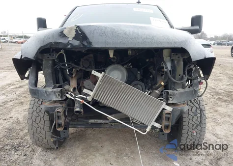 2018 Ram 2500 Laramie 4X4 6'4 Box z USA, uszkodzony, nr VIN 3C6UR5NL6JG218195